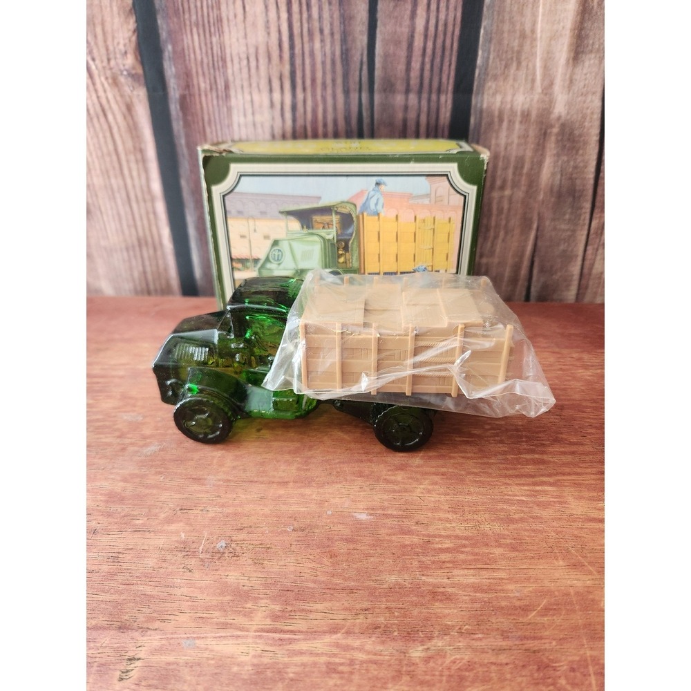 Vintage Avon Big Mack 80 HP Truck Decanter Green Glass Oland After Shave w/ Box